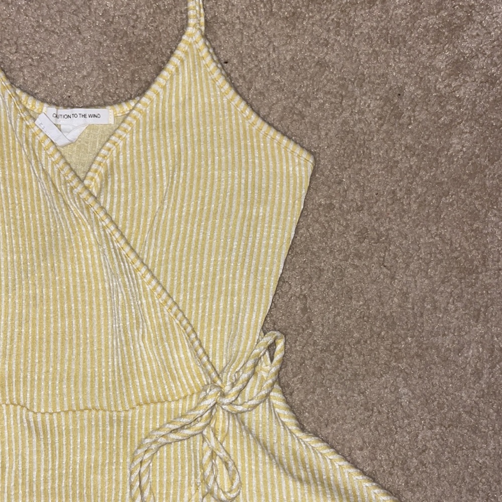 V-Neck, tie waist tank